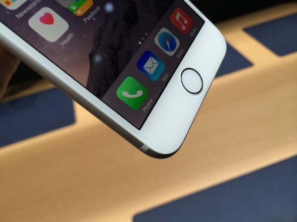 iPhone 6 и iPhone 6 Plus: 4 млн заказов за первые 24 часа