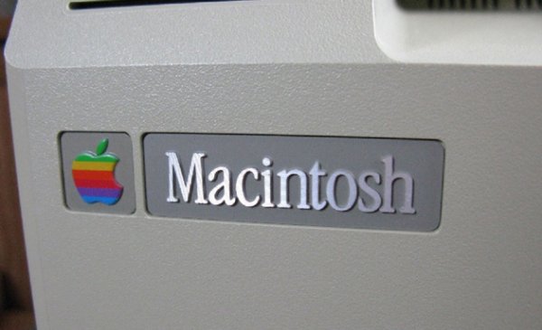 Сегодня исполняется 31 год с момента презентации первого Macintosh
